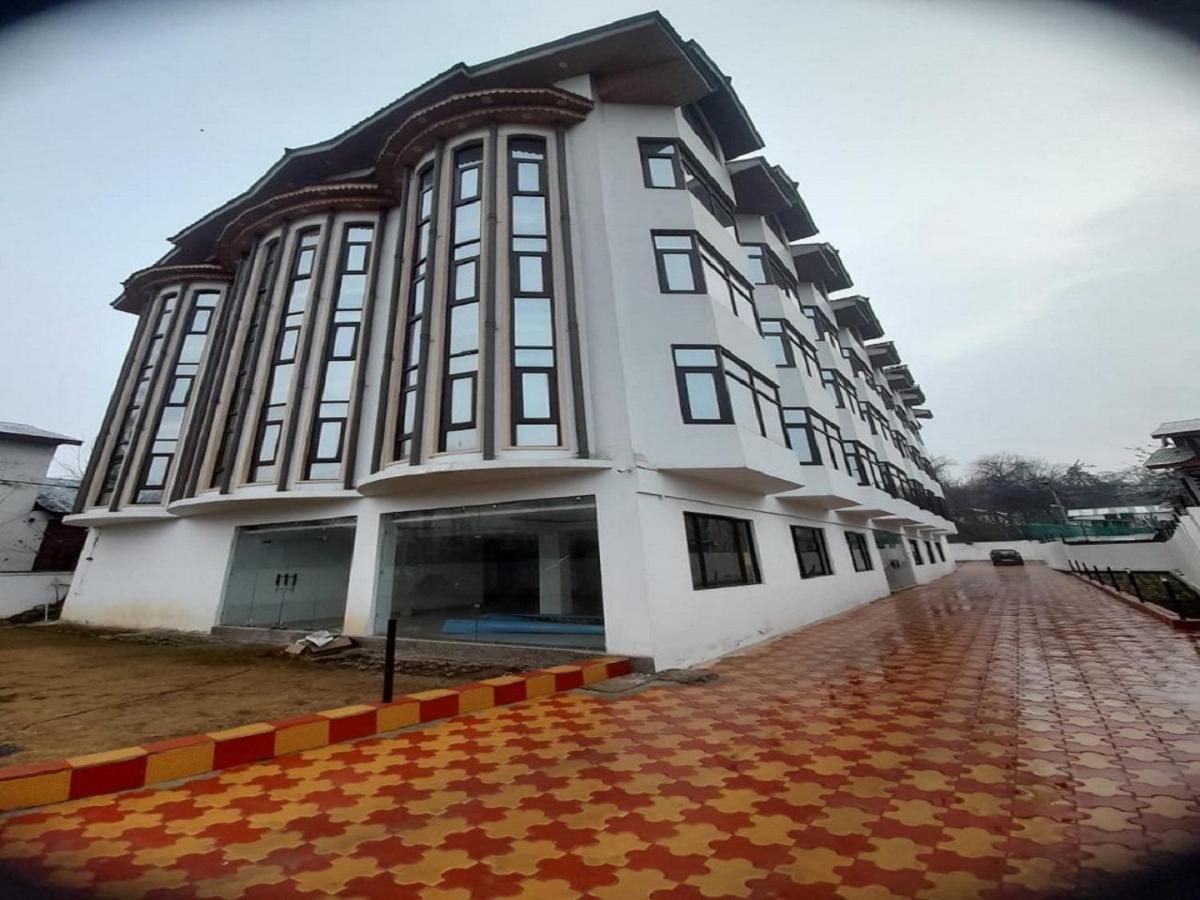 Hotel Zoon Dabb Srinagar Airport Kashmir Bagian luar foto