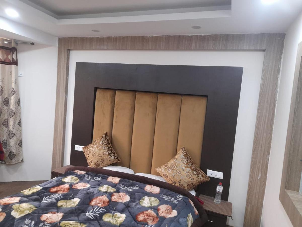 Hotel Zoon Dabb Srinagar Airport Kashmir Bagian luar foto