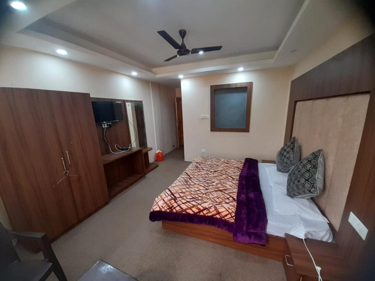 Hotel Zoon Dabb Srinagar Airport Kashmir Bagian luar foto