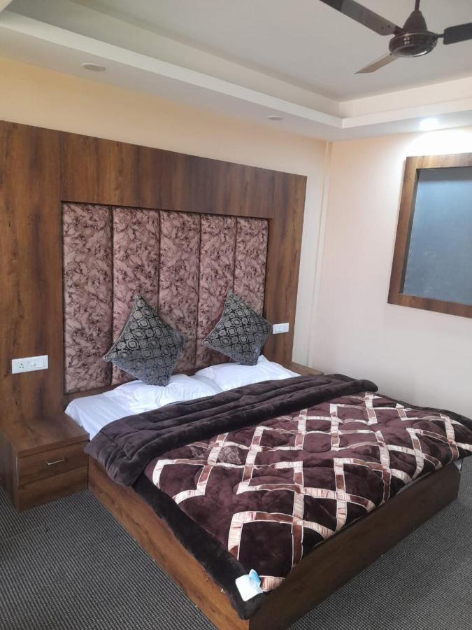Hotel Zoon Dabb Srinagar Airport Kashmir Bagian luar foto