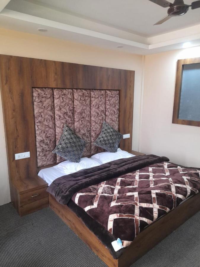 Hotel Zoon Dabb Srinagar Airport Kashmir Bagian luar foto