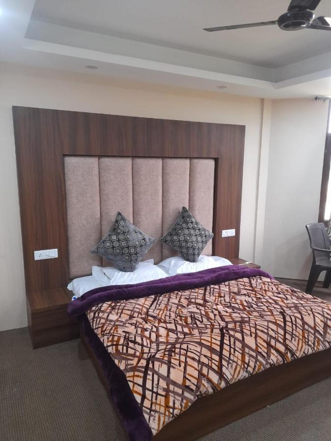 Hotel Zoon Dabb Srinagar Airport Kashmir Bagian luar foto
