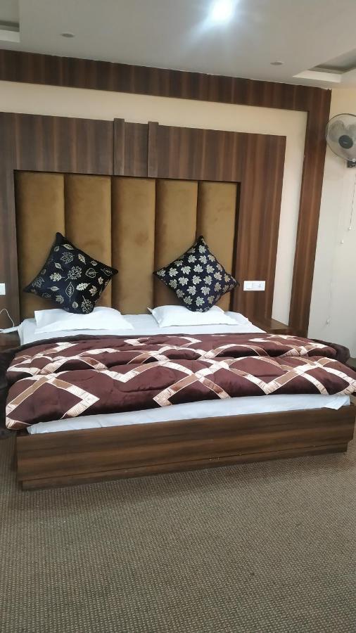Hotel Zoon Dabb Srinagar Airport Kashmir Bagian luar foto