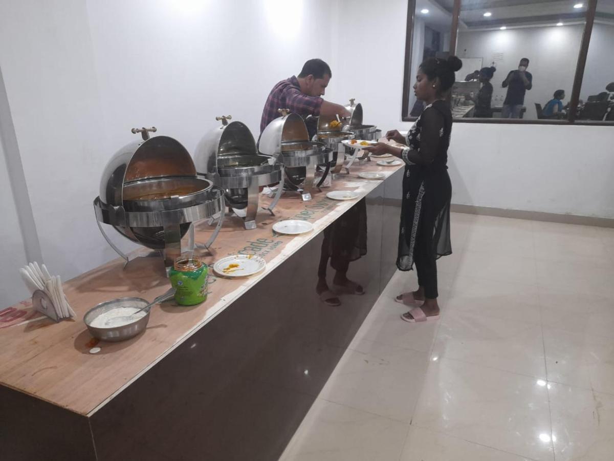 Hotel Zoon Dabb Srinagar Airport Kashmir Bagian luar foto