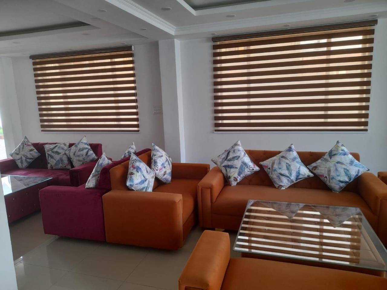 Hotel Zoon Dabb Srinagar Airport Kashmir Bagian luar foto