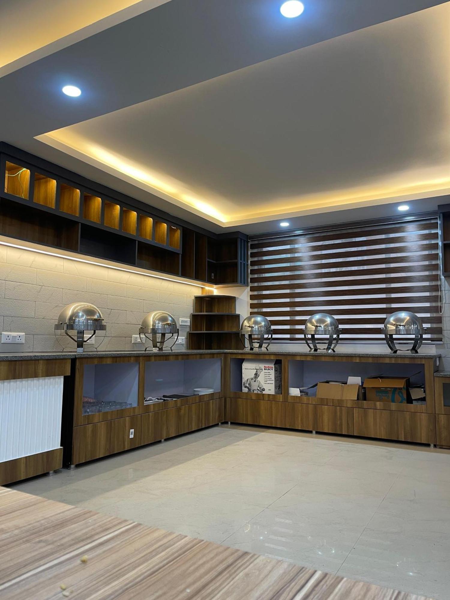Hotel Zoon Dabb Srinagar Airport Kashmir Bagian luar foto