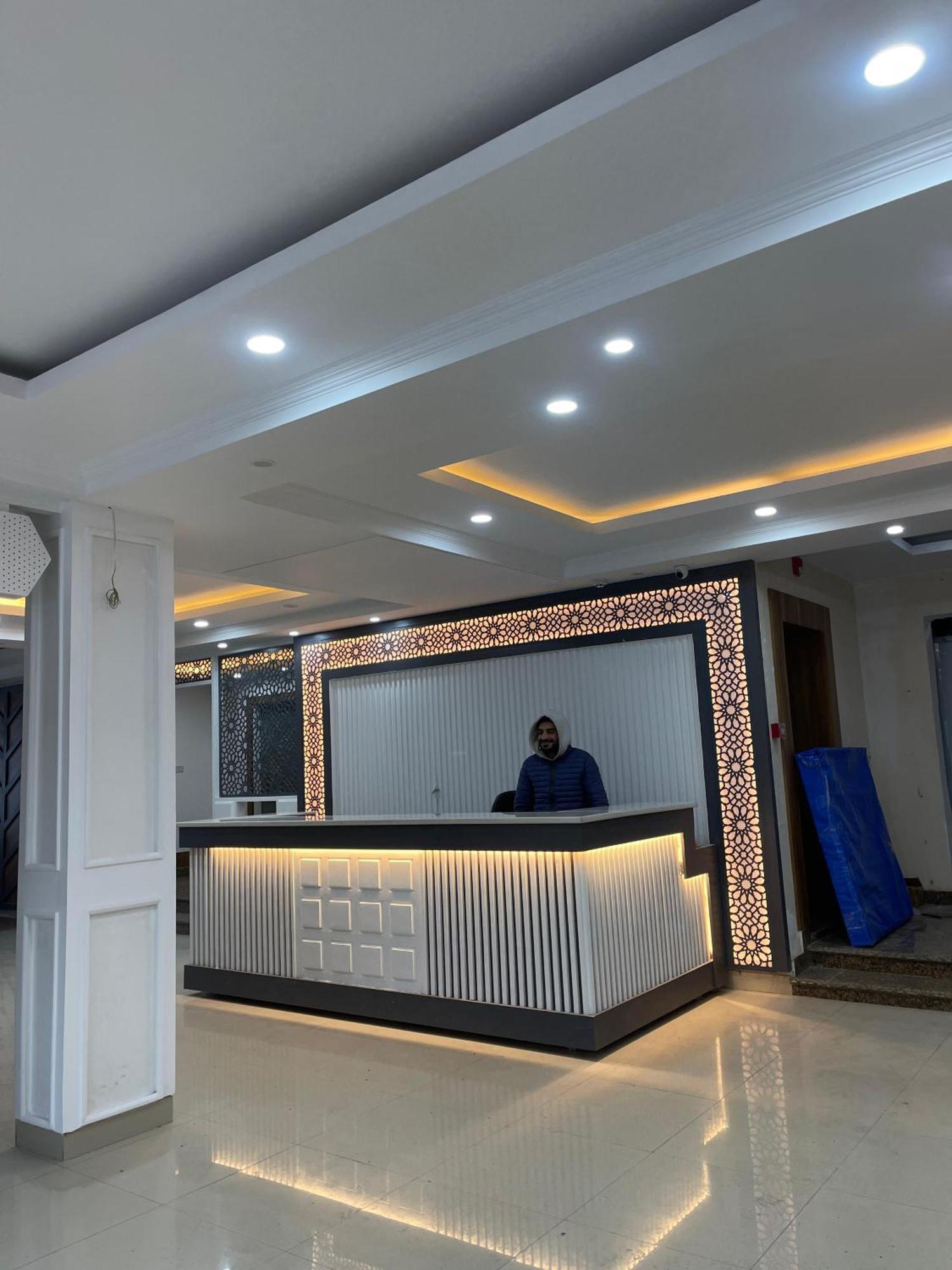 Hotel Zoon Dabb Srinagar Airport Kashmir Bagian luar foto