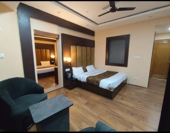 Hotel Zoon Dabb Srinagar Airport Kashmir Bagian luar foto